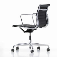 Chair EA 117