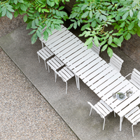 Grande Table d'extérieur Aligned
