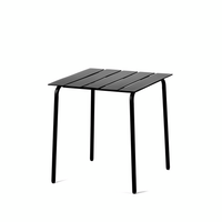 Petite table d'extérieur Aligned