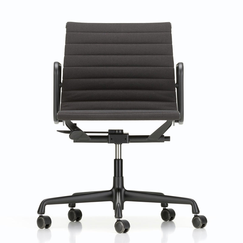 Chair EA 117