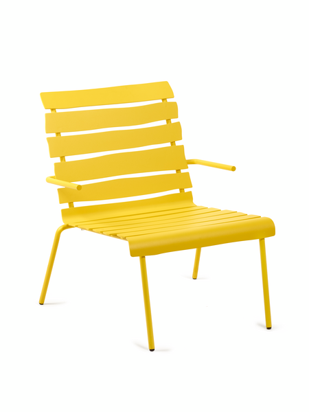 Aligned Outdoor Lounge Chair